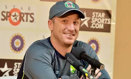 ब्रैड हैडिन ने वार्नर पर आक्रामक हमले के लिए जॉनसन पर कटाक्ष किया ब्रैड हैडिन ने वार्नर पर आक्रामक हमले के लिए जॉनसन पर कटाक्ष किया