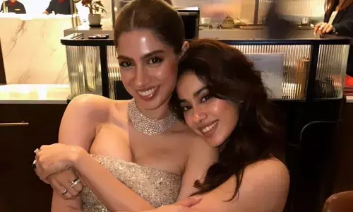 जान्हवी ने द आर्चीज़ के लिए सनशाइन ख़ुशी को दी बधाई जान्हवी ने द आर्चीज़ के लिए सनशाइन ख़ुशी को दी बधाई