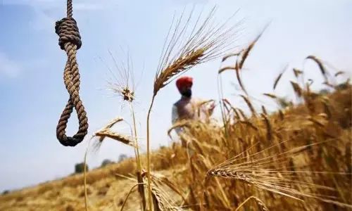 कर्ज से तंग किसान ने की खुदकुशी कर्ज से तंग किसान ने की खुदकुशी