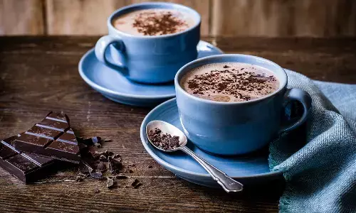 क्रिसमस पर घर में बनाएं टेस्टी हॉट चॉकलेट, इस आसान रेसिपी से क्रिसमस पर घर में बनाएं टेस्टी हॉट चॉकलेट, इस आसान रेसिपी से