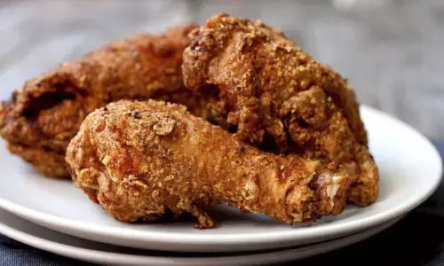 क्रिसमस पर घर पर बनाएं स्पेशल केएफसी स्टाइल चिकन, इस शानदार रेसिपी से