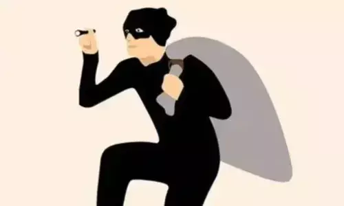 बिहार में लुटेरों ने हिमगिरि एक्सप्रेस के एसी कोच को बनाया निशाना, यात्रियों से लूटे कीमती सामान