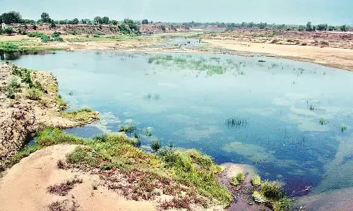 कन्हान पर बने कॉफ़र डैम में दरार कन्हान पर बने कॉफ़र डैम में दरार