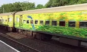 विधायकों के नाम पर एक्स्ट्रा कोच में सफर करते हैं कार्यकर्ता विधायकों के नाम पर एक्स्ट्रा कोच में सफर करते हैं कार्यकर्ता