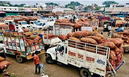 अब कृषि उपज मंडी के लिए शहर से बाहर निजी जमीन की होगी तलाश अब कृषि उपज मंडी के लिए शहर से बाहर निजी जमीन की होगी तलाश