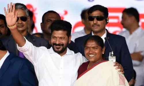 रेवंत रेड्डी ने तेलंगाना के मुख्यमंत्री का पदभार संभाला, पहली कैबिनेट बैठक की