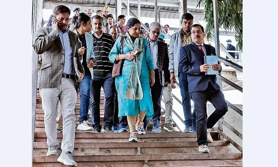 स्टेशन आया चकाचक नजर, अधिकारी कर्मचारी भी समय पर नजर आए मुस्तैद