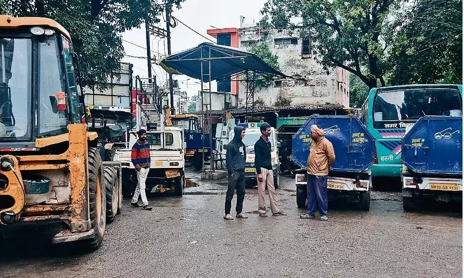 निगम के वाहनों को दोपहर तक नहीं मिला डीजल
