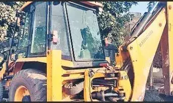 चली जेसीबी, कई जगह हटाए गए अतिक्रमण