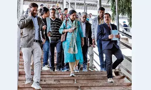 स्टेशन आया चकाचक नजर, अधिकारी कर्मचारी भी समय पर नजर आए मुस्तैद