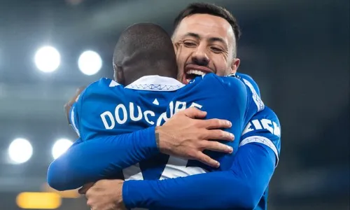 एवर्टन ने न्यूकैसल को 3-0 से रौंदा