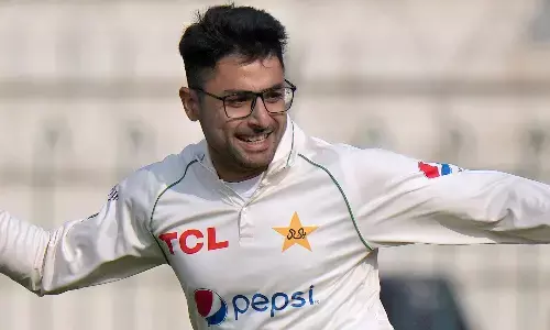 ऑस्ट्रेलिया के खिलाफ पहले टेस्ट मैच से पहले अबरार चोटिल