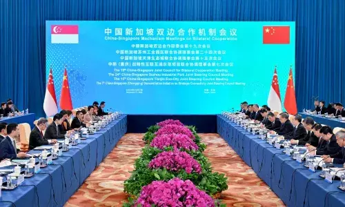 चीन और सिंगापुर ने मुक्त व्यापार समझौते के उन्नयन दस्तावेज पर हस्ताक्षर किये