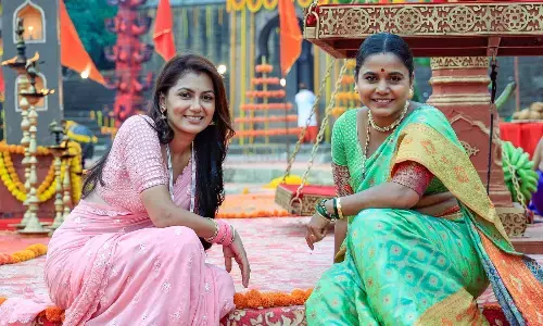 सृति झा पूरी लगन से सीख रही मराठी भाषा