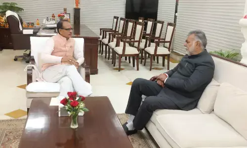 मध्य प्रदेश के भाजपा नेताओं की मेल मुलाकात चर्चा में मध्य प्रदेश के भाजपा नेताओं की मेल मुलाकात चर्चा में