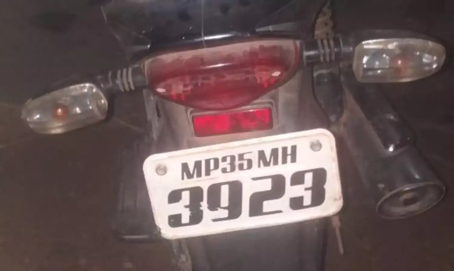 अज्ञात वाहन की ठोकर से मोटरसाइकिल चालक की मौत