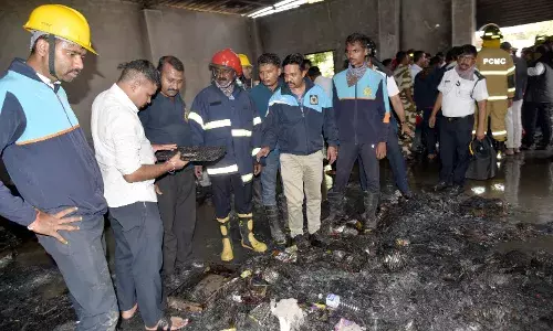 मोमबत्ती कारखाने में विस्फोट 6 महिला कर्मचारियों की मौत मोमबत्ती कारखाने में विस्फोट 6 महिला कर्मचारियों की मौत