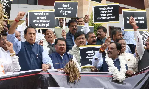 किसानों के मुद्दे पर अड़े विपक्ष ने सदन छोड़ा, पांच विधेयक पारित