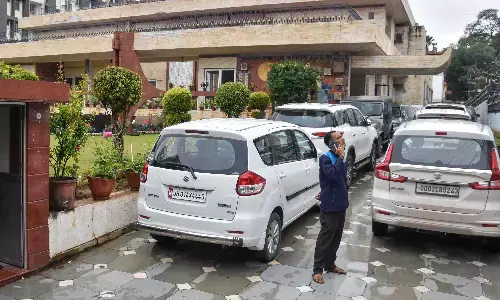 सांसद साहू के झारखंड स्थित ठिकानों पर आयकर छापेमारी पूरी, ओडिशा में बरामद रकम 300 करोड़ के ऊपर