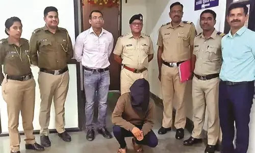 चाइल्ड पार्नोग्राफी का ऑनलाइन डाटा बेचते छात्र गिरफ्तार चाइल्ड पार्नोग्राफी का ऑनलाइन डाटा बेचते छात्र गिरफ्तार