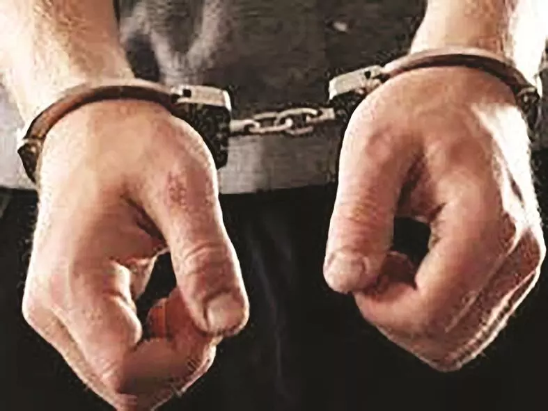कर्ज देने के नाम पर पुलिस के जाल में फंसा जालसाजी गिरोह कर्ज देने के नाम पर पुलिस के जाल में फंसा जालसाजी गिरोह