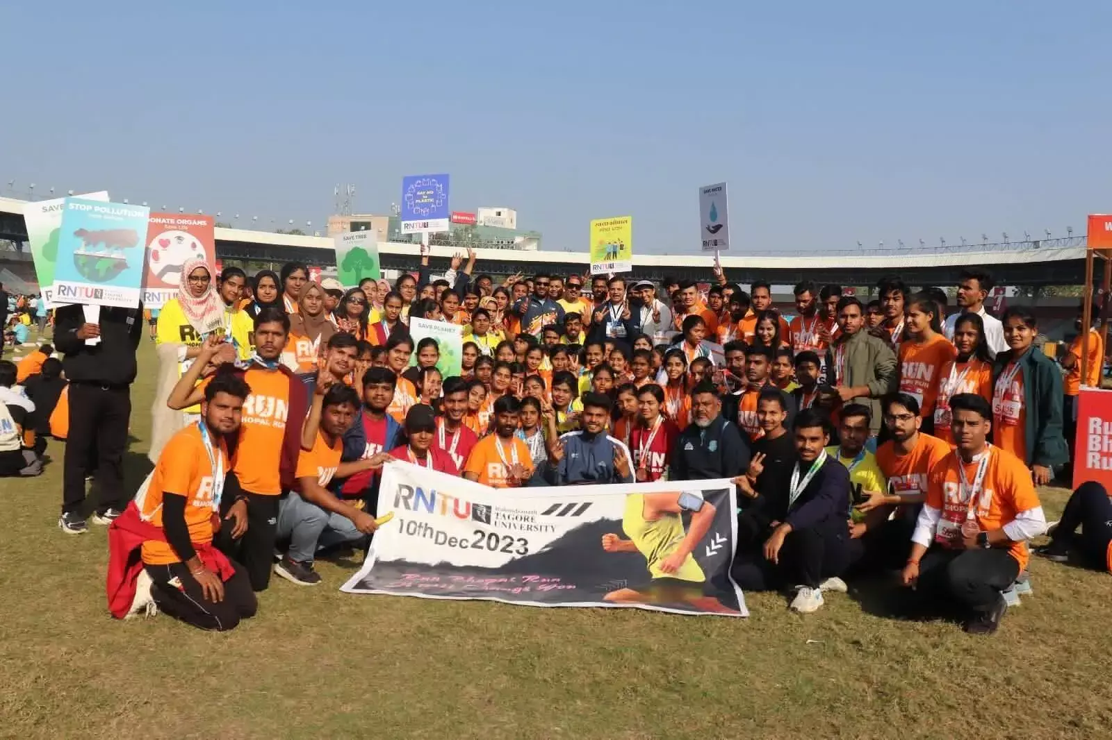आईसेक्ट समूह एवं स्कोप ग्लोबल स्किल्स यूनिवर्सिटी से 720 प्रतिभागियों ने रन भोपाल रन की 5 किमी, 10 किमी और 21 किमी दौड़ में लिया हिस्सा