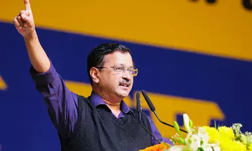 केजरीवाल की लोकप्रियता बढ़ने के कारण केंद्र उन्हें डराने की कोशिश कर रहा : आप केजरीवाल की लोकप्रियता बढ़ने के कारण केंद्र उन्हें डराने की कोशिश कर रहा : आप