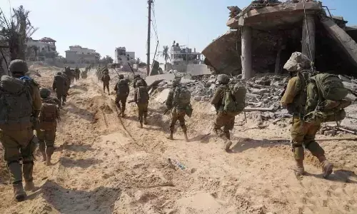 इजरायली बंधकों के मानवाधिकारों को कुचले जाने पर भी दुनिया चुप इजरायली बंधकों के मानवाधिकारों को कुचले जाने पर भी दुनिया चुप