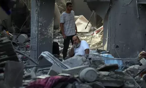 गाजा में इजरायली हमलों में 24 घंटे में 133 फिलिस्तीनियों की मौत: सूत्र गाजा में इजरायली हमलों में 24 घंटे में 133 फिलिस्तीनियों की मौत: सूत्र