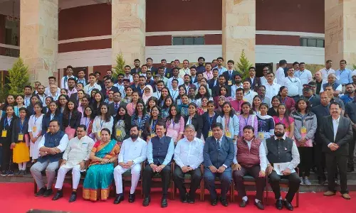 हम देश को क्या दे सकते हैं, यह भावना होनी चाहिए