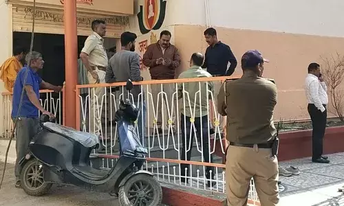 जैन मंदिर से मूर्तियां और चरण पादुका चोरी जैन मंदिर से मूर्तियां और चरण पादुका चोरी