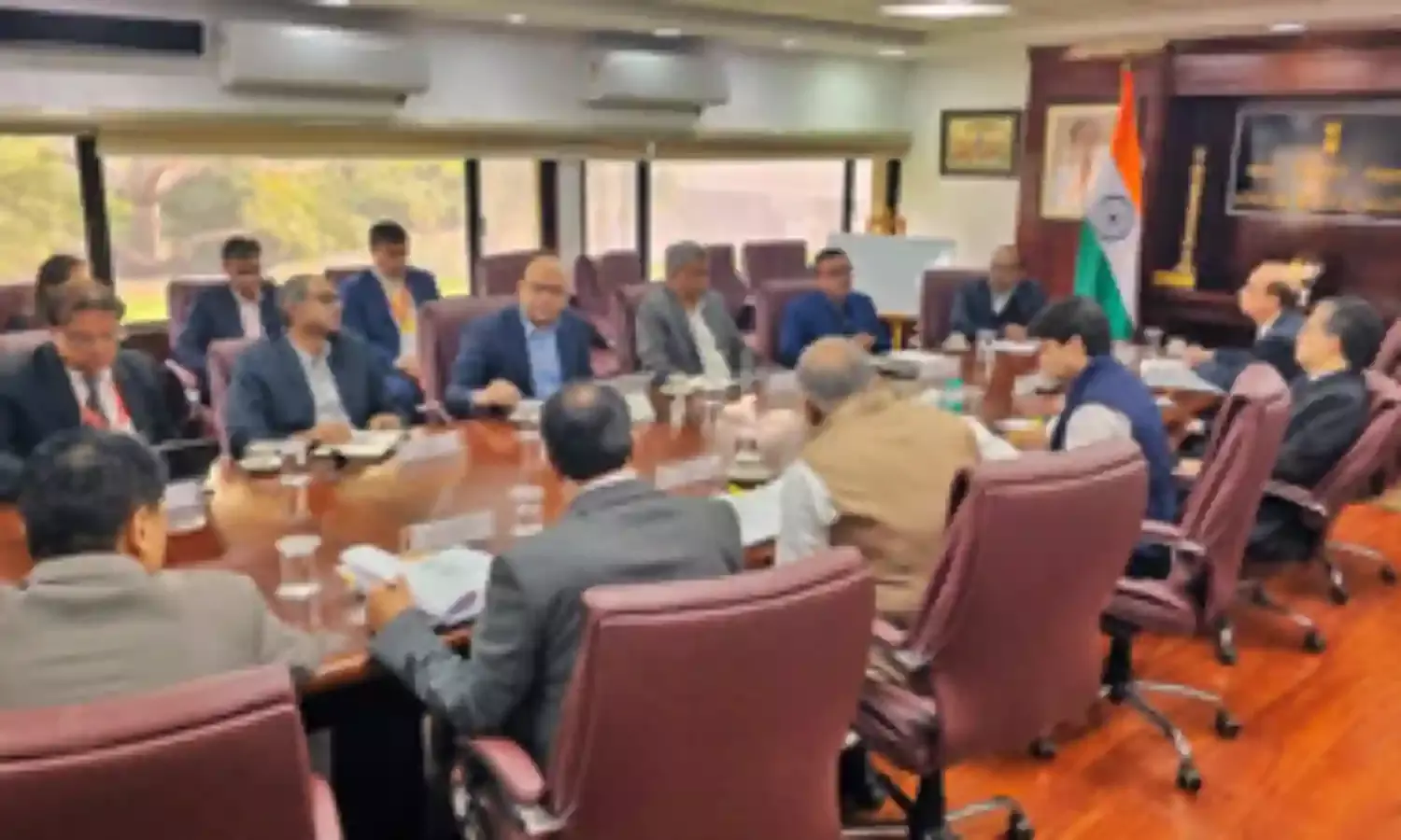 सिंधिया एयरलाइन उद्योग के प्रतिनिधियों से मिले, वाजिब किराया रखने का आग्रह किया