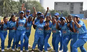 भारत ने नेपाल को 4 रन से हराया, 2-0 की बढ़त बनाई भारत ने नेपाल को 4 रन से हराया, 2-0 की बढ़त बनाई