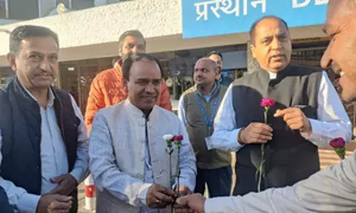 स्कूलों में स्थापित होंगे बुक बैंक : डॉ. धन सिंह रावत स्कूलों में स्थापित होंगे बुक बैंक : डॉ. धन सिंह रावत