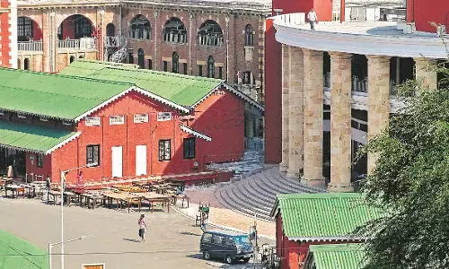 गोरेवाड़ा में बने गोंडवाना थीम पार्क गोरेवाड़ा में बने गोंडवाना थीम पार्क