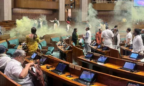 युवकों का पास बनवाने वाले भाजपा सांसद प्रताप सिम्हा ने स्पीकर बिरला और जोशी से मिलकर दी सफाई