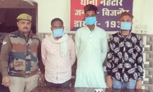 बिजनौर में जुआ रैकेट का पर्दाफाश, तीन आरोपी गिरफ्तार बिजनौर में जुआ रैकेट का पर्दाफाश, तीन आरोपी गिरफ्तार
