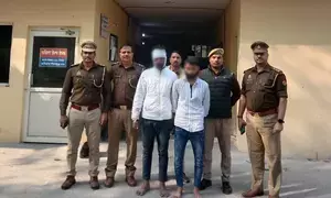 पुलिस वाले का सिर फोड़ने वाला बवंडर दोस्त के साथ गिरफ्तार पुलिस वाले का सिर फोड़ने वाला बवंडर दोस्त के साथ गिरफ्तार
