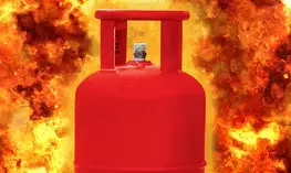 हैदराबाद बेकरी में गैस सिलेंडर विस्फोट में 15 घायल