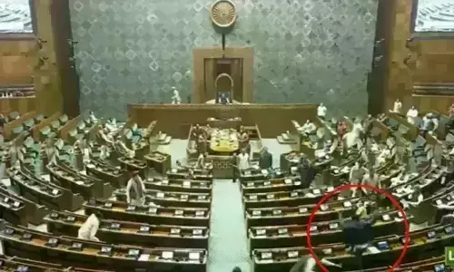 भाजपा सांसद सिम्हा के खिलाफ हो कार्रवाई, विपक्ष हो गया आक्रामक भाजपा सांसद सिम्हा के खिलाफ हो कार्रवाई, विपक्ष हो गया आक्रामक