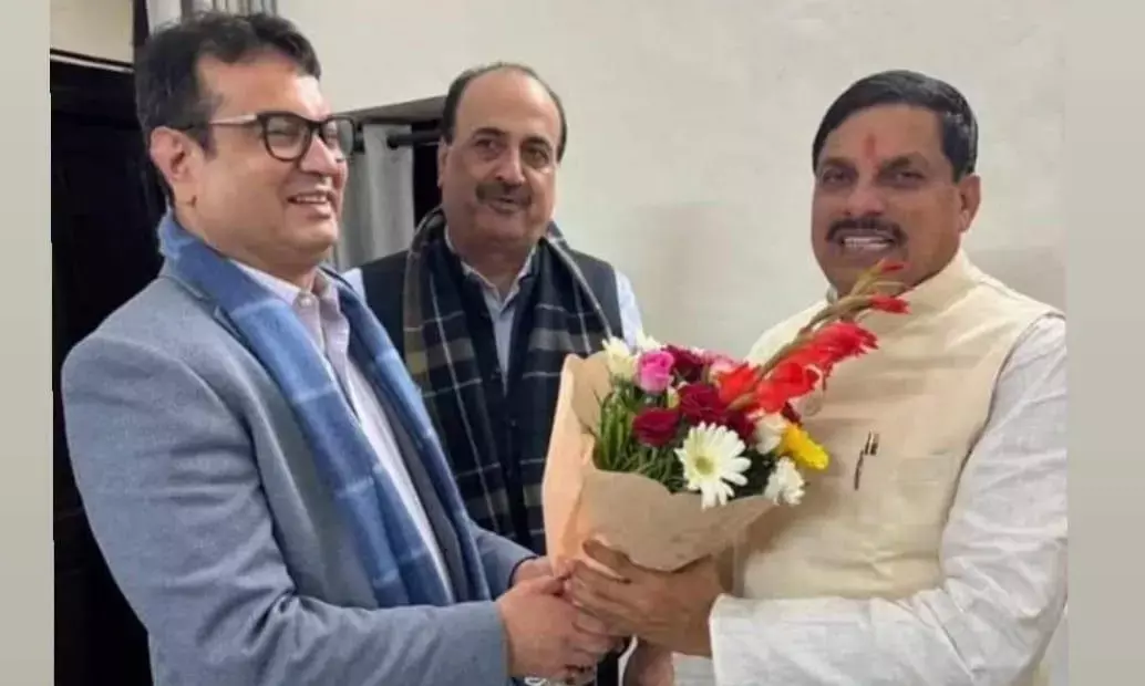 मुख्यमंत्री मोहन यादव से मुलाकात कर एडिशनल एजी धीरेन्द्र सिंह ने दी बधाई