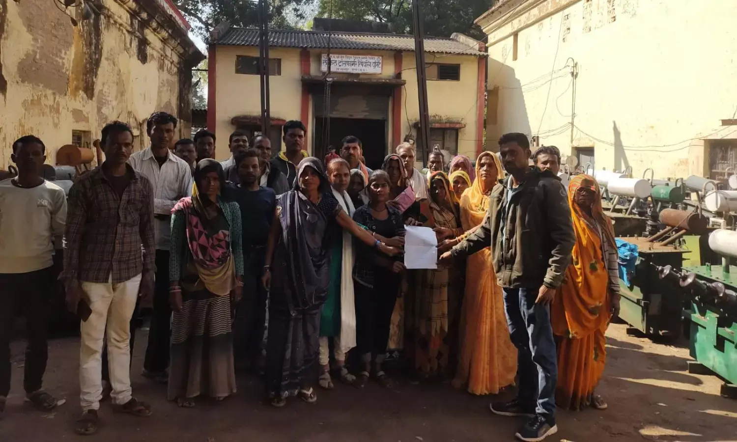हीरापुर टपरियन में एक सप्ताह बाद विद्युत आपूर्ति हुई बहाल