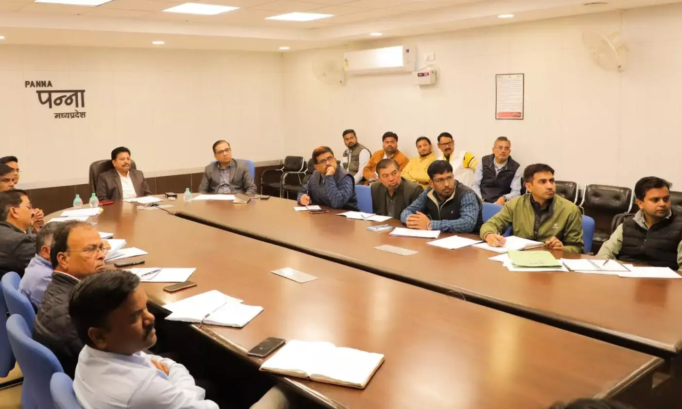 मुख्यमंत्री डॉ. यादव ने विकसित भारत संकल्प यात्रा की तैयारियों की समीक्षा कर दिए निर्देश