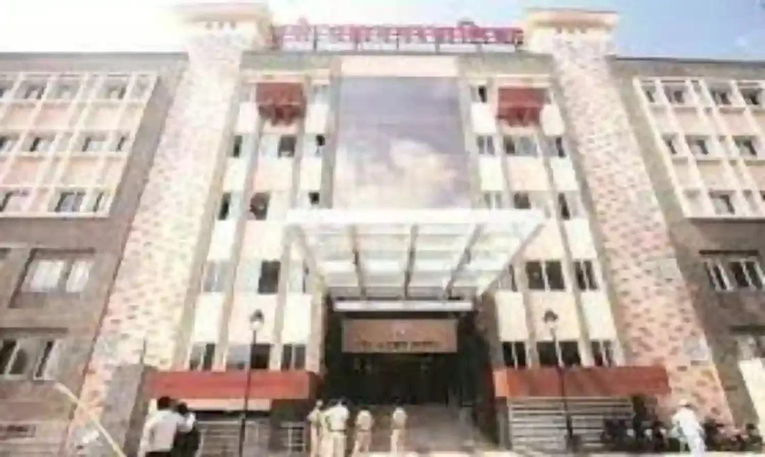 11 मासूमों की जानें जाने के बाद मनपा ने ली बर्न वार्ड की सुध