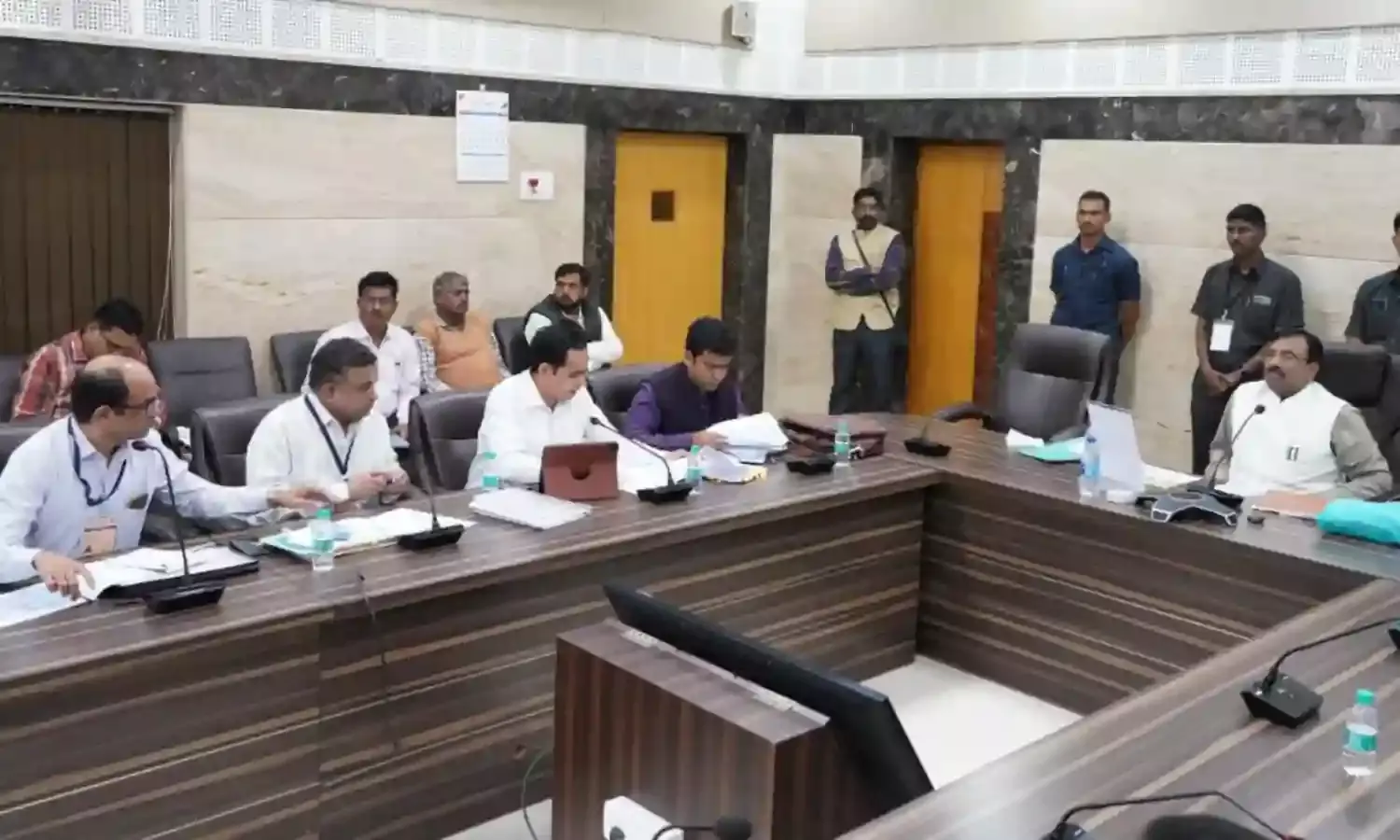 इरई नदी बाढ़ लाइन का दोबारा सर्वे करें : मुनगंटीवार