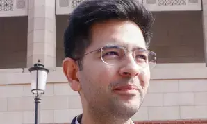 अगर संसद भवन सुरक्षित नहीं है तो देश के बाकी हिस्सों का क्या होगा? : राघव चड्ढा अगर संसद भवन सुरक्षित नहीं है तो देश के बाकी हिस्सों का क्या होगा? : राघव चड्ढा