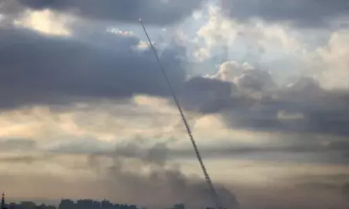 हमास ने यरूशलम में रॉकेट हमले का किया दावा हमास ने यरूशलम में रॉकेट हमले का किया दावा