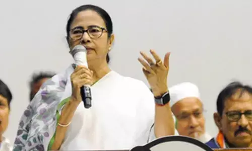 बंगाल को बेवजह संसद की सुरक्षा में सेंधमारी से जोड़ा जा रहा : ममता बंगाल को बेवजह संसद की सुरक्षा में सेंधमारी से जोड़ा जा रहा : ममता