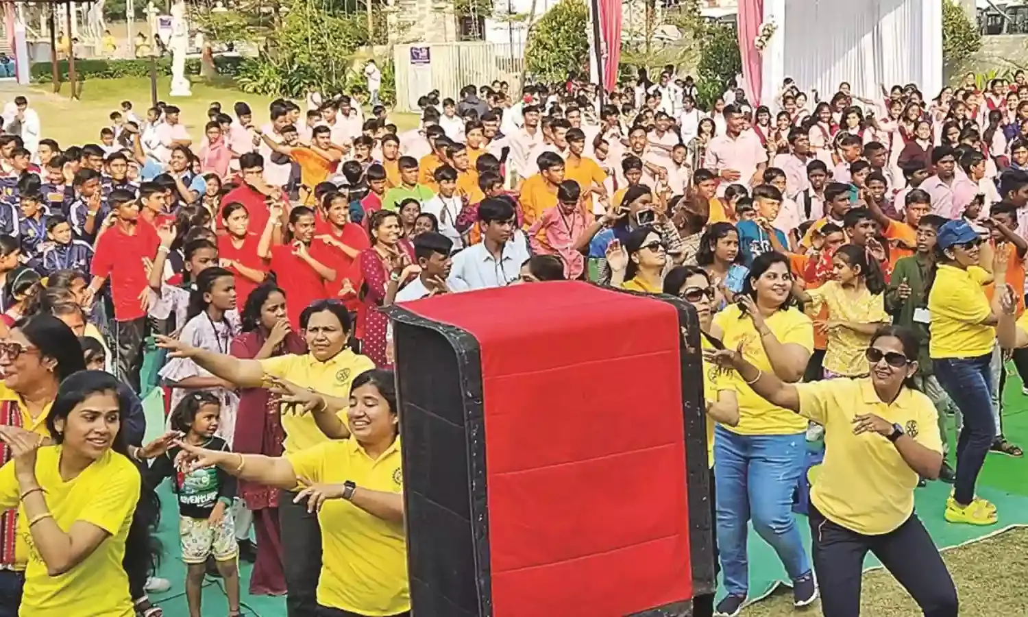 बच्चों ने मनाया पिकनिक - खिले चेहरे, 7 स्कूलों के विद्यार्थी हुए शामिल