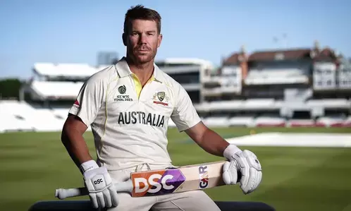 वार्नर एक और साल तक टेस्ट क्रिकेट खेल सकते हैं : हीली वार्नर एक और साल तक टेस्ट क्रिकेट खेल सकते हैं : हीली